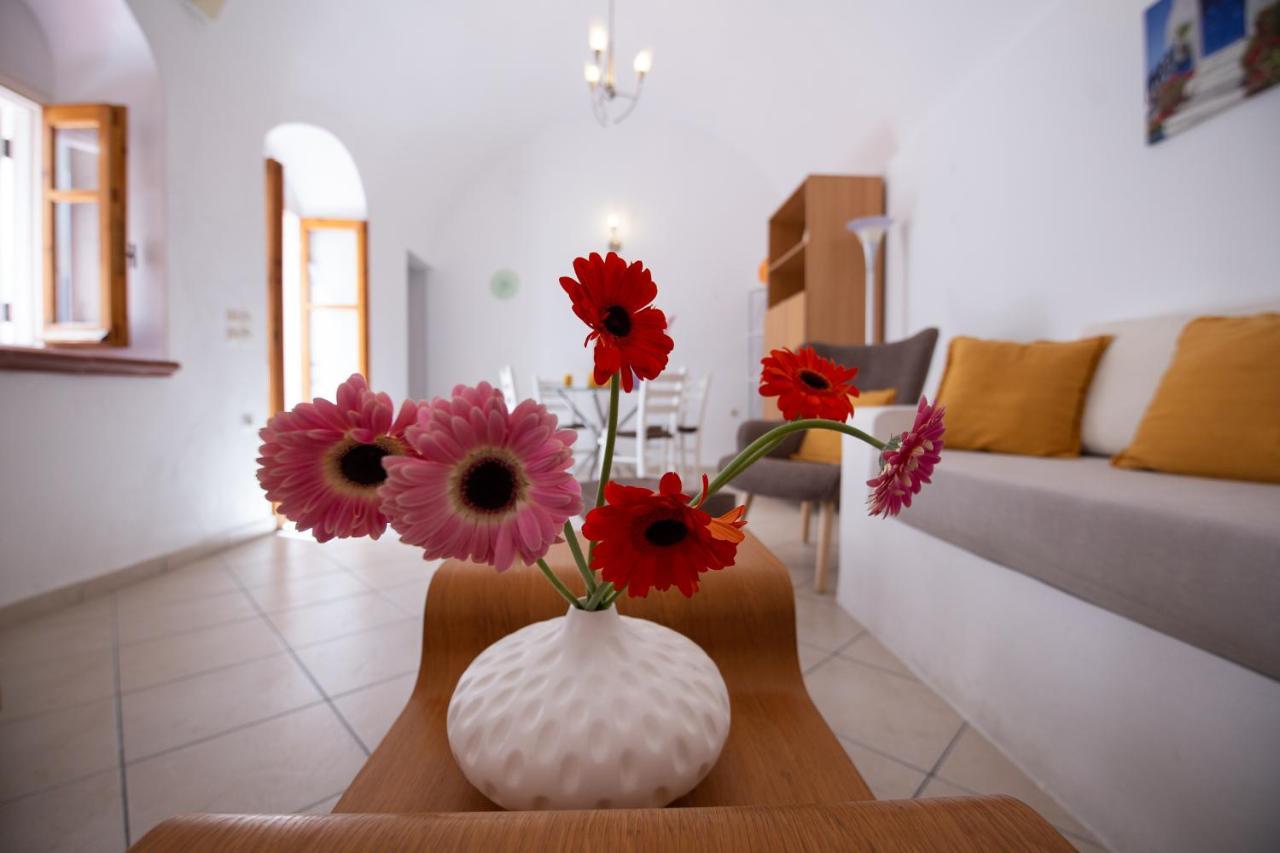 Bougainville House * Megalochori (Santorini)